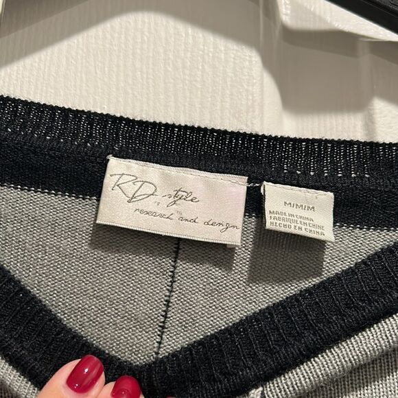 RD Style Striped Sweater, Size Medium - Picture 7 of 9